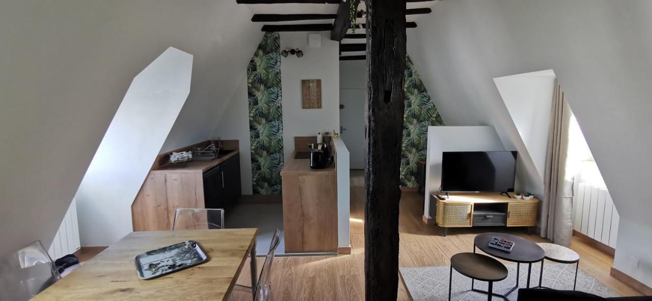 Apartment Charmant Refait A Neuf *